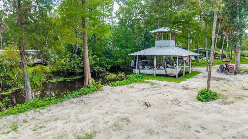 000 SE 376TH STREET Suwannee, FL 32692