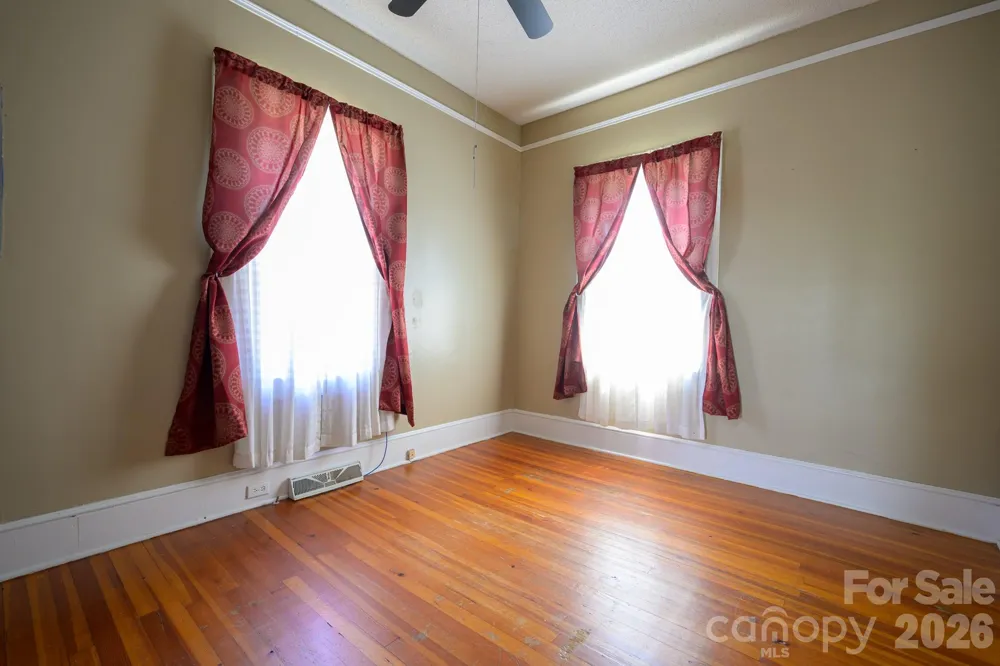 580 Baldwin Avenue Marion, NC 28752