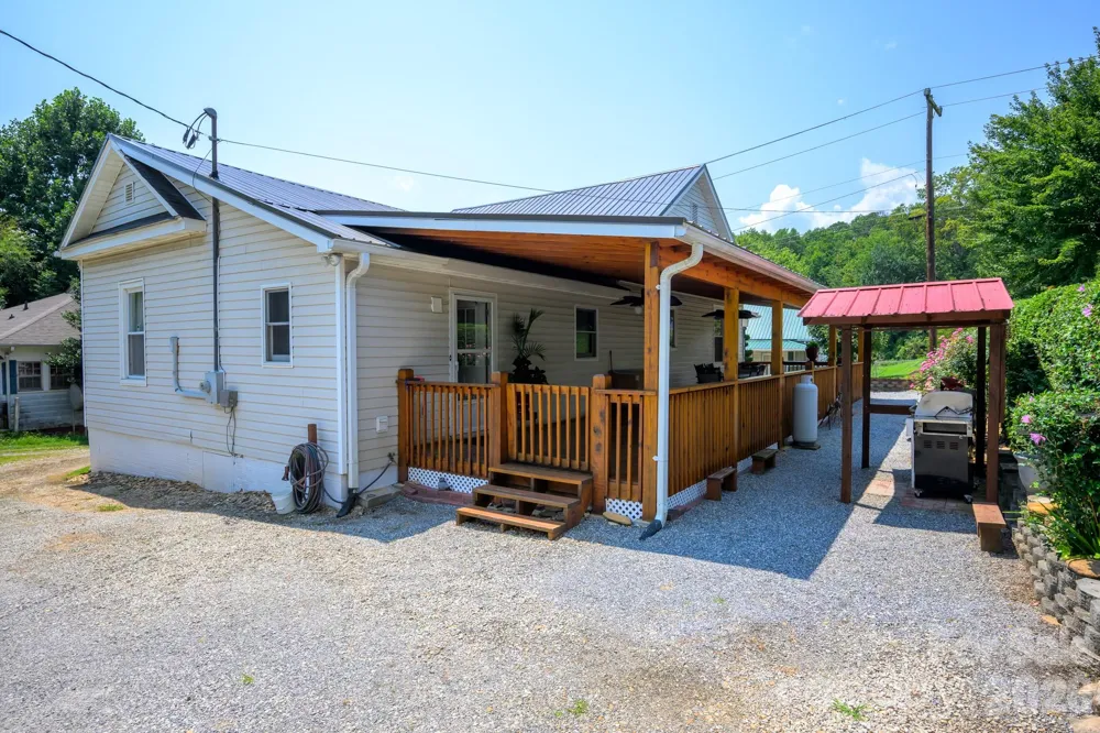 580 Baldwin Avenue Marion, NC 28752