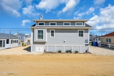 24 E Penguin Way