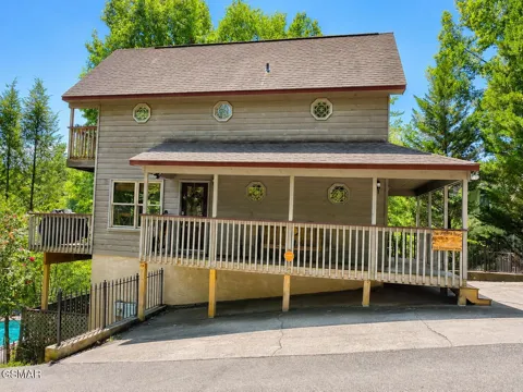 310 Greenwood Way