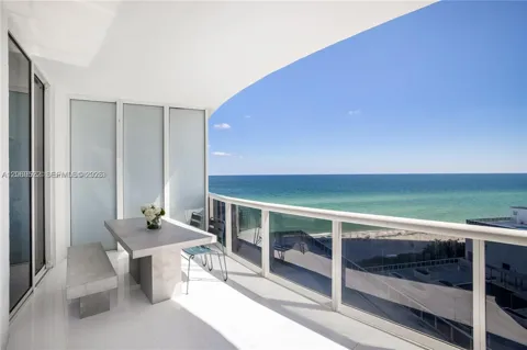 15901 Collins Ave #707
