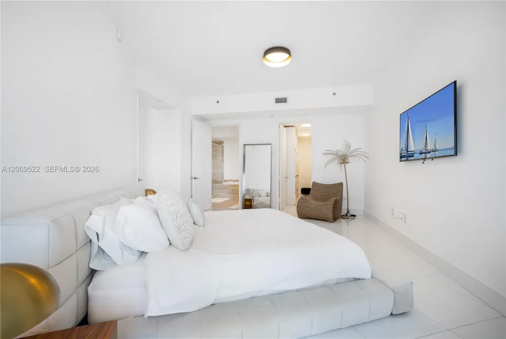 15901 Collins Ave #707 Sunny Isles Beach, FL 33160