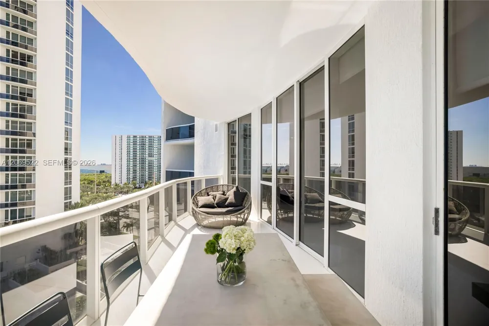 15901 Collins Ave #707 Sunny Isles Beach, FL 33160
