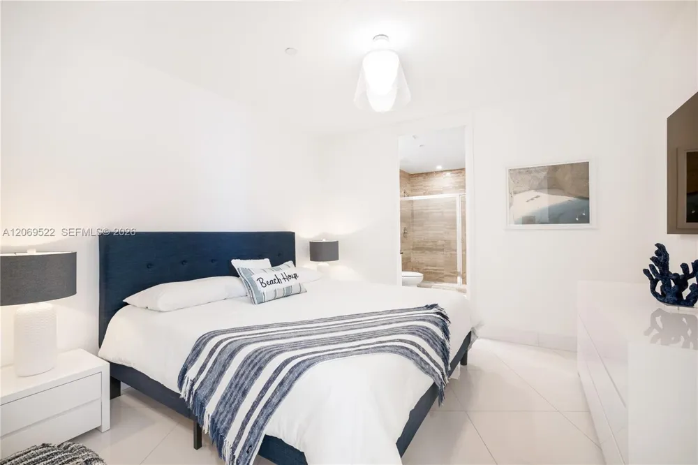 15901 Collins Ave #707 Sunny Isles Beach, FL 33160