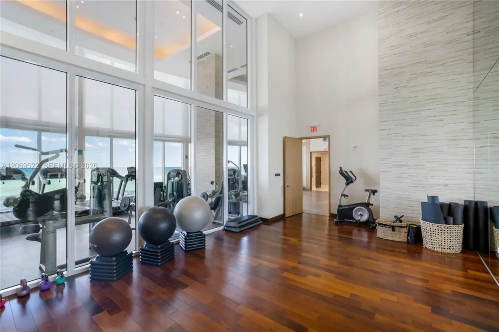 15901 Collins Ave #707 Sunny Isles Beach, FL 33160