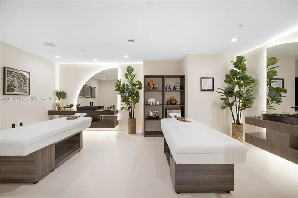 15901 Collins Ave #707 Sunny Isles Beach, FL 33160