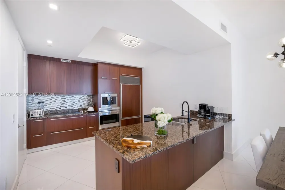 15901 Collins Ave #707 Sunny Isles Beach, FL 33160