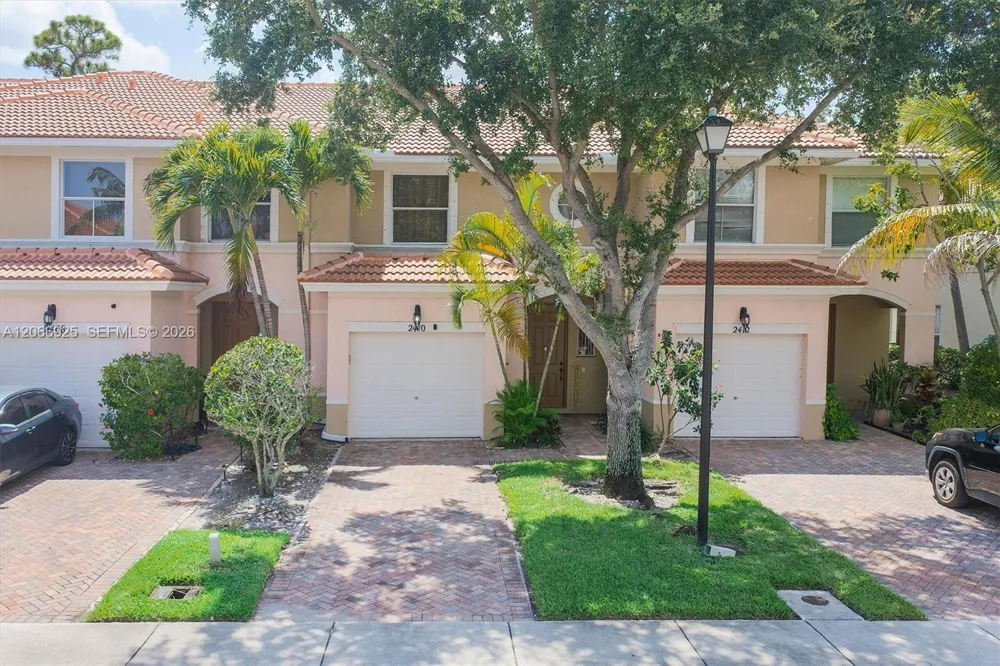 2410 Seminole Palms Dr Green Acres, FL 33463