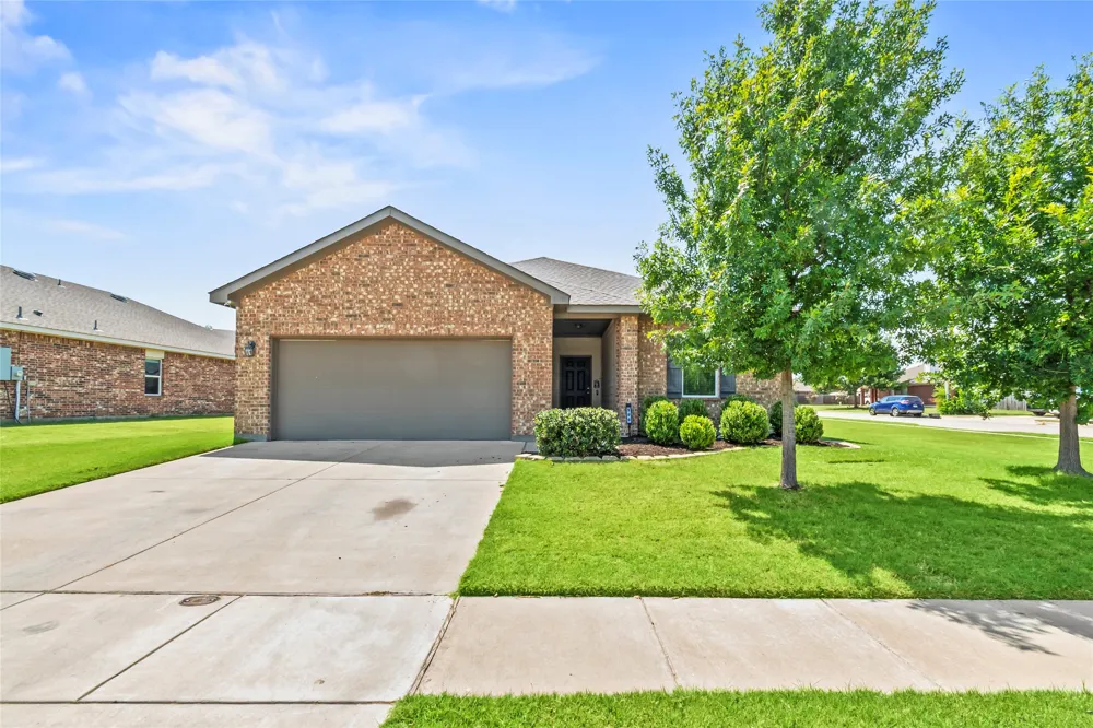500 Swift Current Drive Crowley, TX 76036