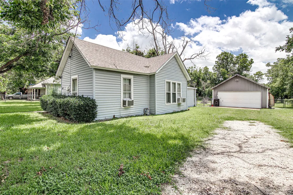 507 W Heard Street Cleburne, TX 76033