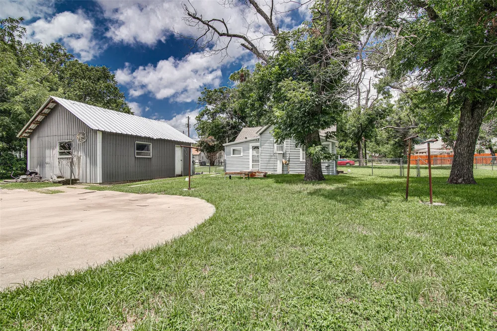 507 W Heard Street Cleburne, TX 76033