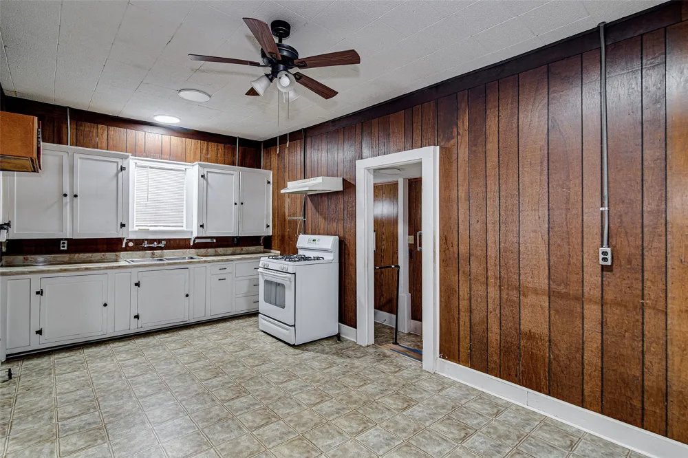 507 W Heard Street Cleburne, TX 76033