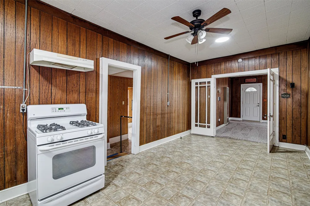 507 W Heard Street Cleburne, TX 76033