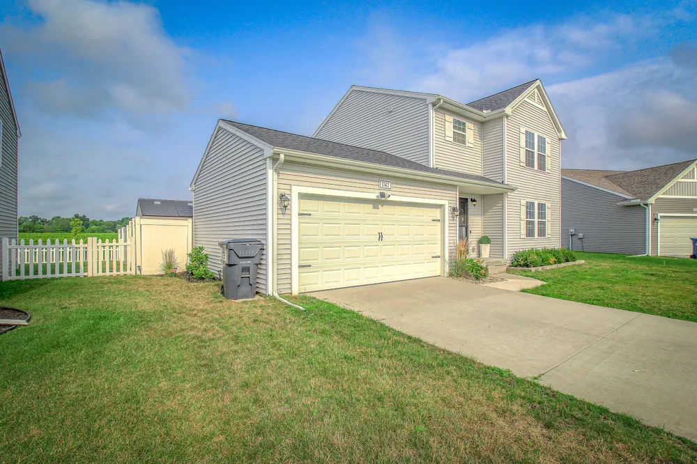 1742 Burr Pond Lane Vicksburg, MI 49097