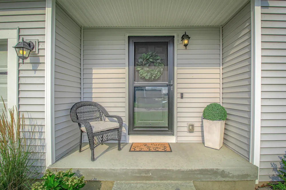 1742 Burr Pond Lane Vicksburg, MI 49097