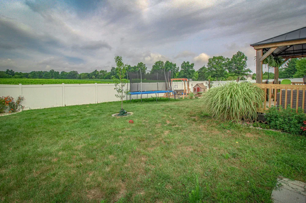 1742 Burr Pond Lane Vicksburg, MI 49097