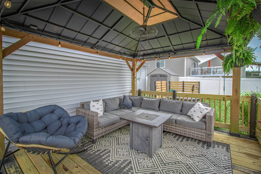 1742 Burr Pond Lane Vicksburg, MI 49097