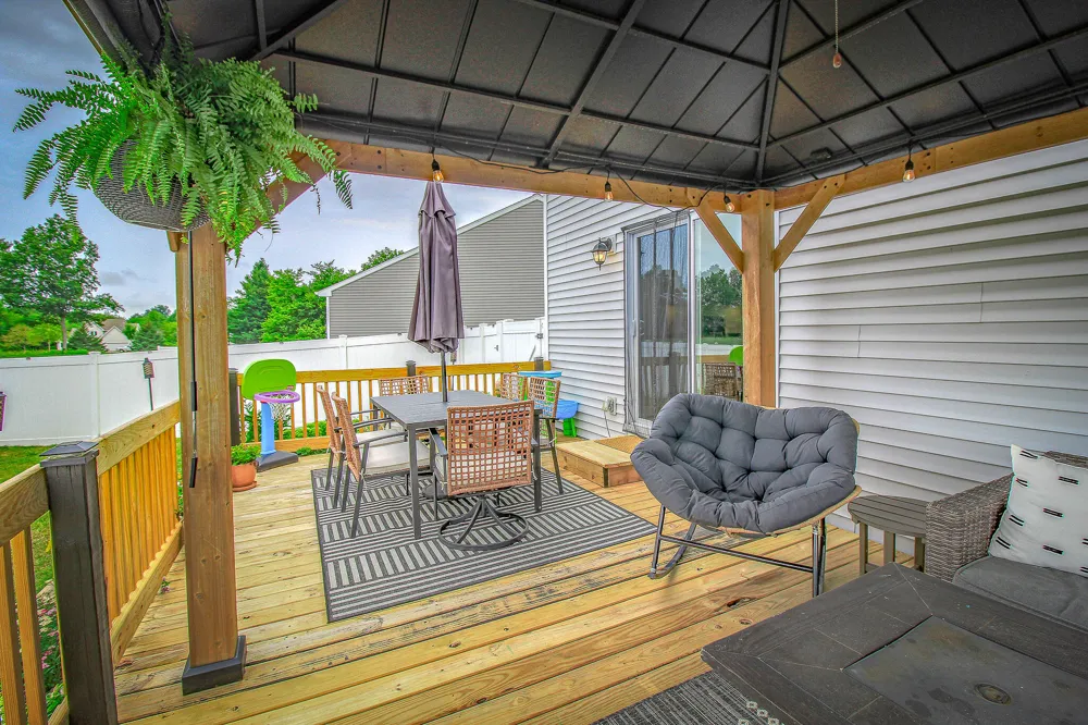 1742 Burr Pond Lane Vicksburg, MI 49097