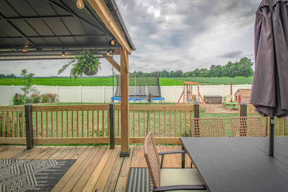 1742 Burr Pond Lane Vicksburg, MI 49097
