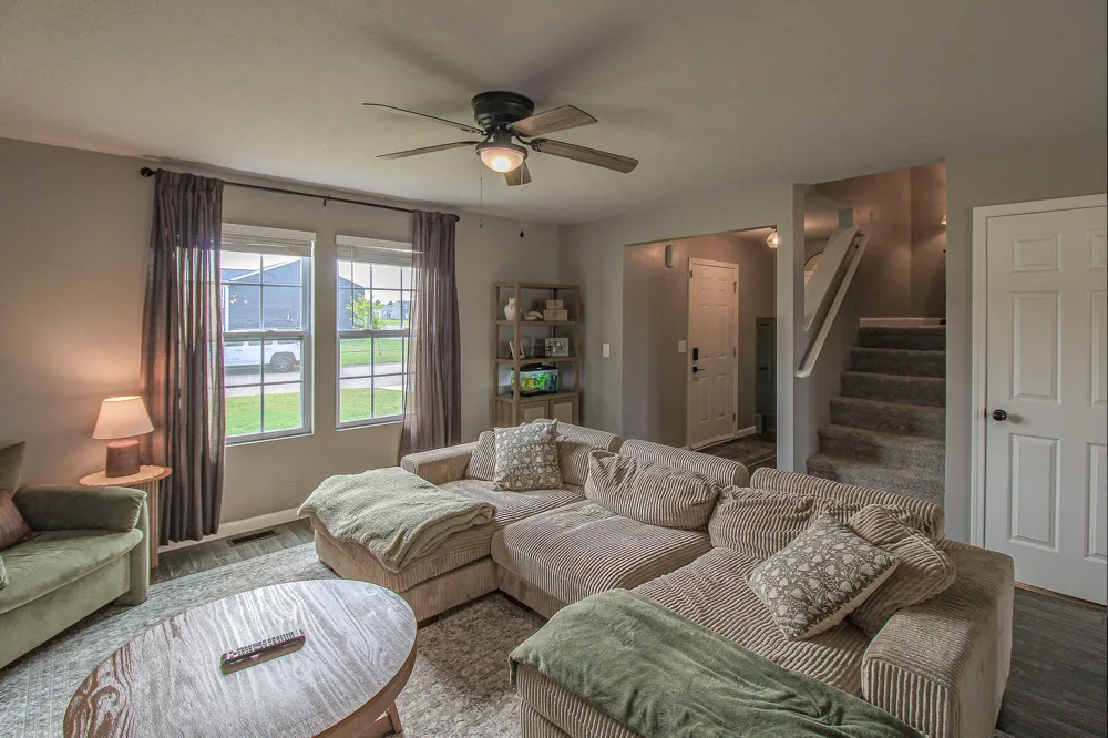 1742 Burr Pond Lane Vicksburg, MI 49097