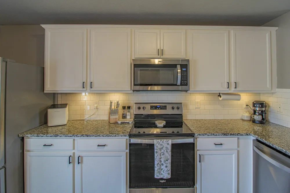 1742 Burr Pond Lane Vicksburg, MI 49097