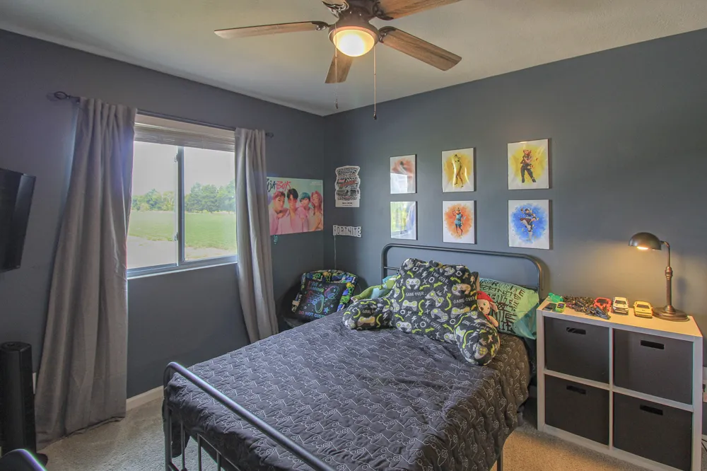 1742 Burr Pond Lane Vicksburg, MI 49097