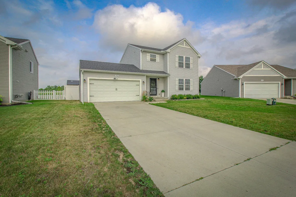 1742 Burr Pond Lane Vicksburg, MI 49097