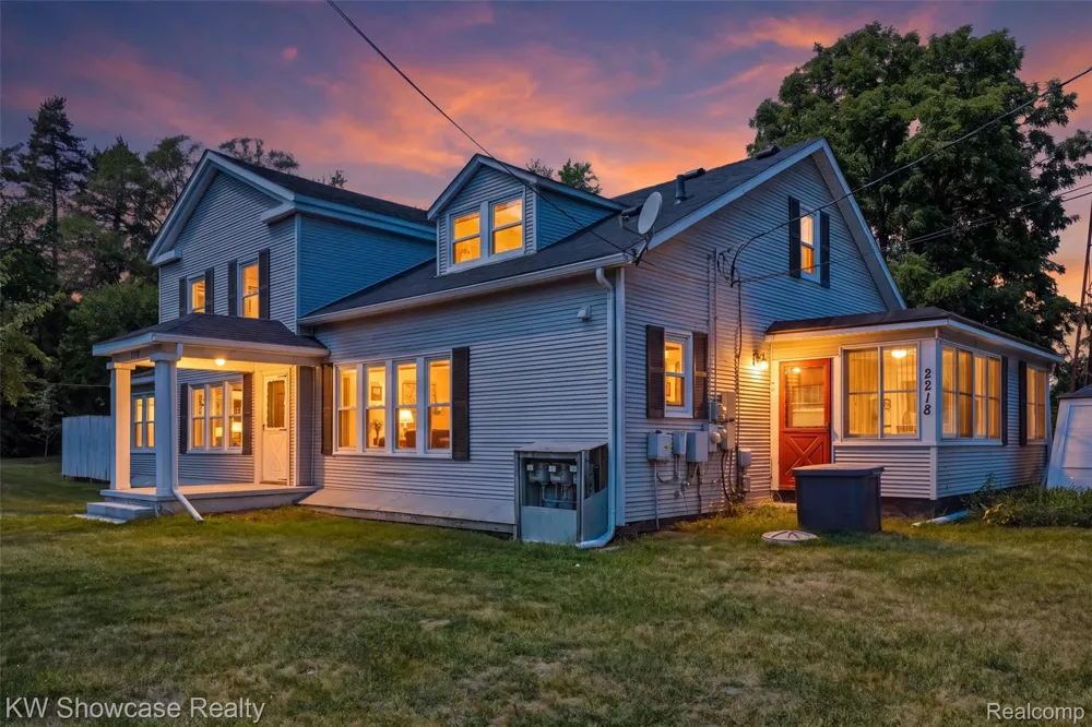 2220 Wixom Road Commerce Charter Township, MI 48382
