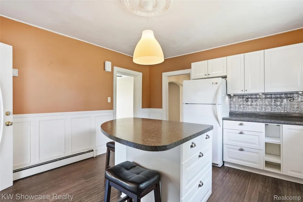 2220 Wixom Road Commerce Charter Township, MI 48382