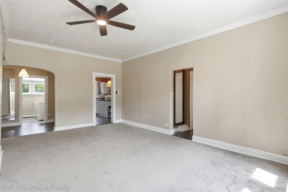 2220 Wixom Road Commerce Charter Township, MI 48382
