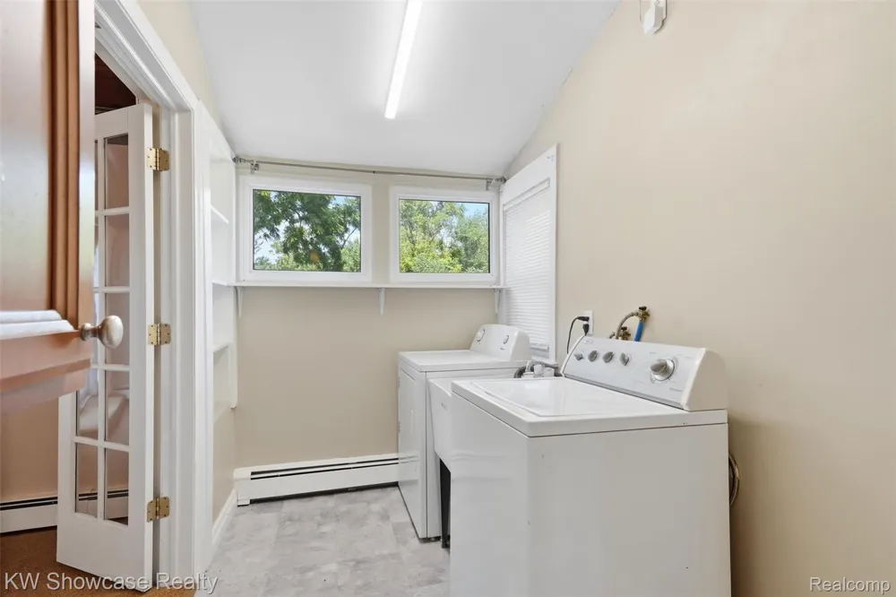 2220 Wixom Road Commerce Charter Township, MI 48382