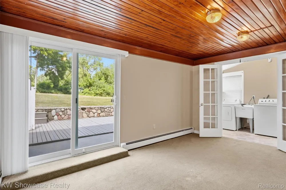 2220 Wixom Road Commerce Charter Township, MI 48382