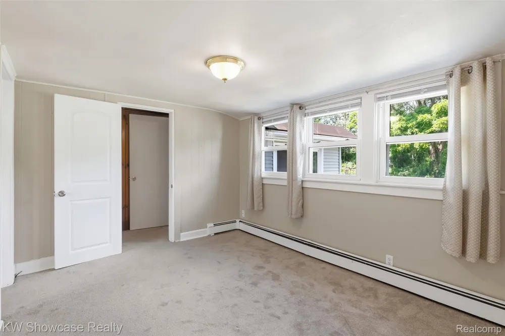 2220 Wixom Road Commerce Charter Township, MI 48382