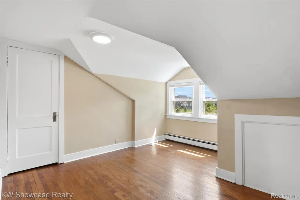 2220 Wixom Road Commerce Charter Township, MI 48382