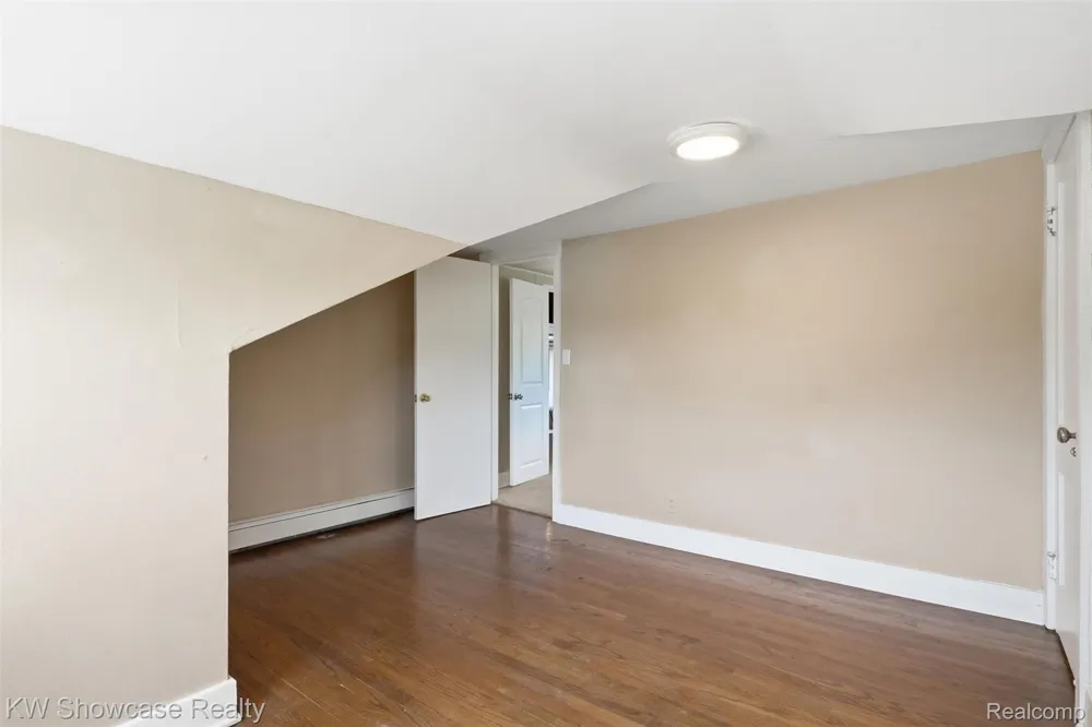2220 Wixom Road Commerce Charter Township, MI 48382