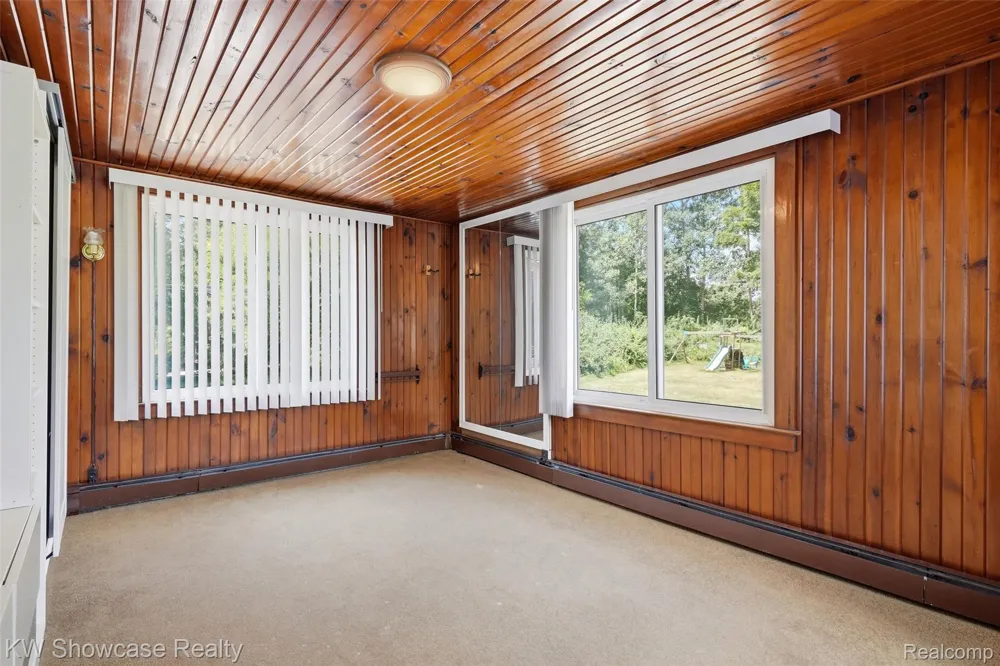 2220 Wixom Road Commerce Charter Township, MI 48382