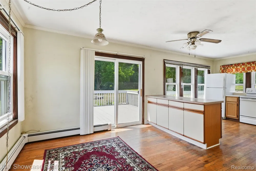 2220 Wixom Road Commerce Charter Township, MI 48382