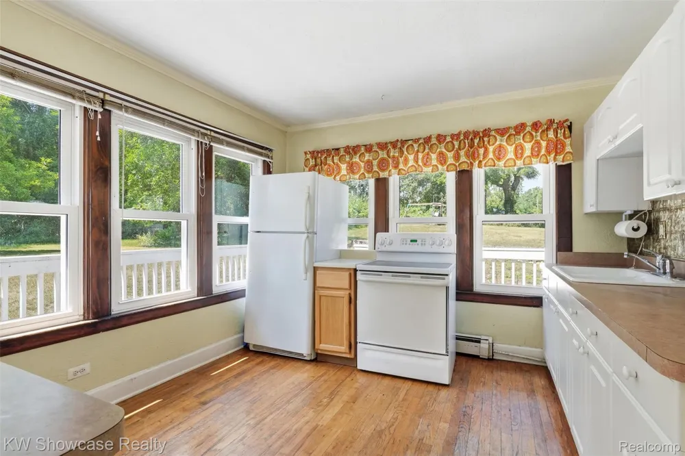 2220 Wixom Road Commerce Charter Township, MI 48382