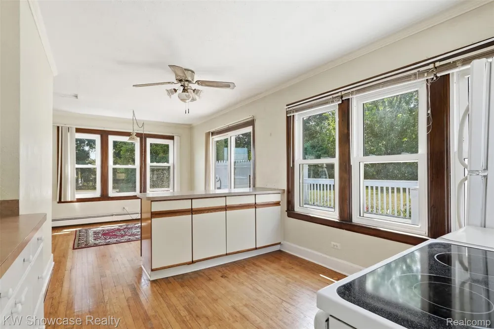 2220 Wixom Road Commerce Charter Township, MI 48382