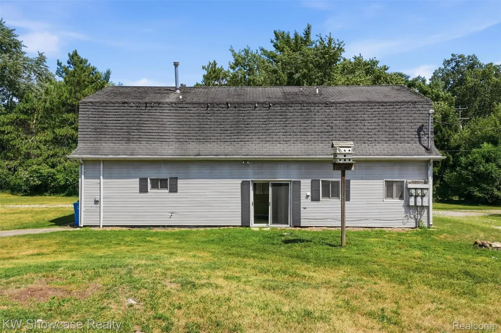 2220 Wixom Road Commerce Charter Township, MI 48382