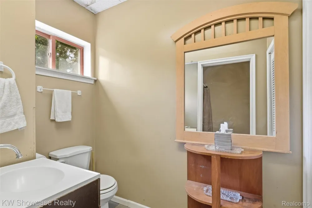 2220 Wixom Road Commerce Charter Township, MI 48382
