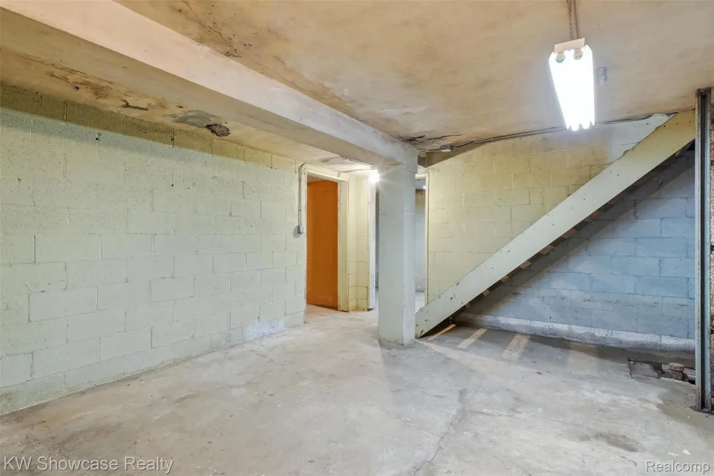 2220 Wixom Road Commerce Charter Township, MI 48382