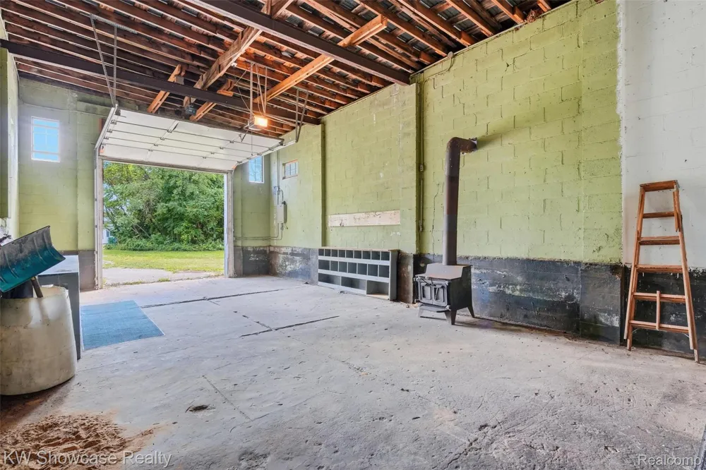 2220 Wixom Road Commerce Charter Township, MI 48382