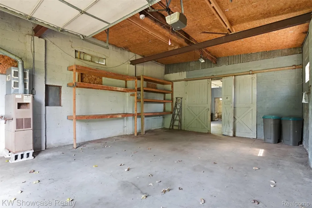 2220 Wixom Road Commerce Charter Township, MI 48382