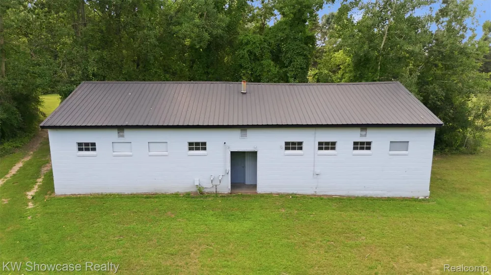 2220 Wixom Road Commerce Charter Township, MI 48382