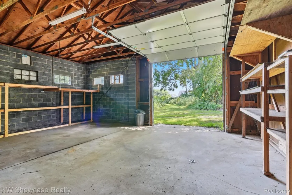 2220 Wixom Road Commerce Charter Township, MI 48382