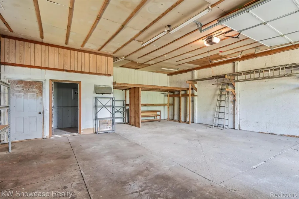 2220 Wixom Road Commerce Charter Township, MI 48382