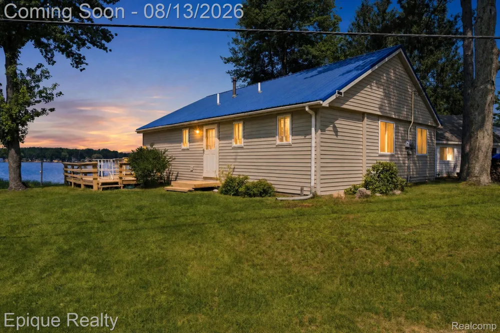 8946 Thomas Street Plainfield Township, MI 48739