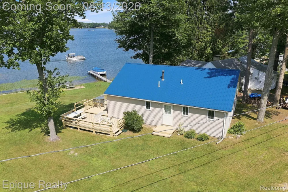 8946 Thomas Street Plainfield Township, MI 48739